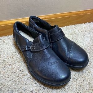 Clarks Cushion Ashland Moccasins Womens Size 8.5M Black Leather Slip-On Loafers